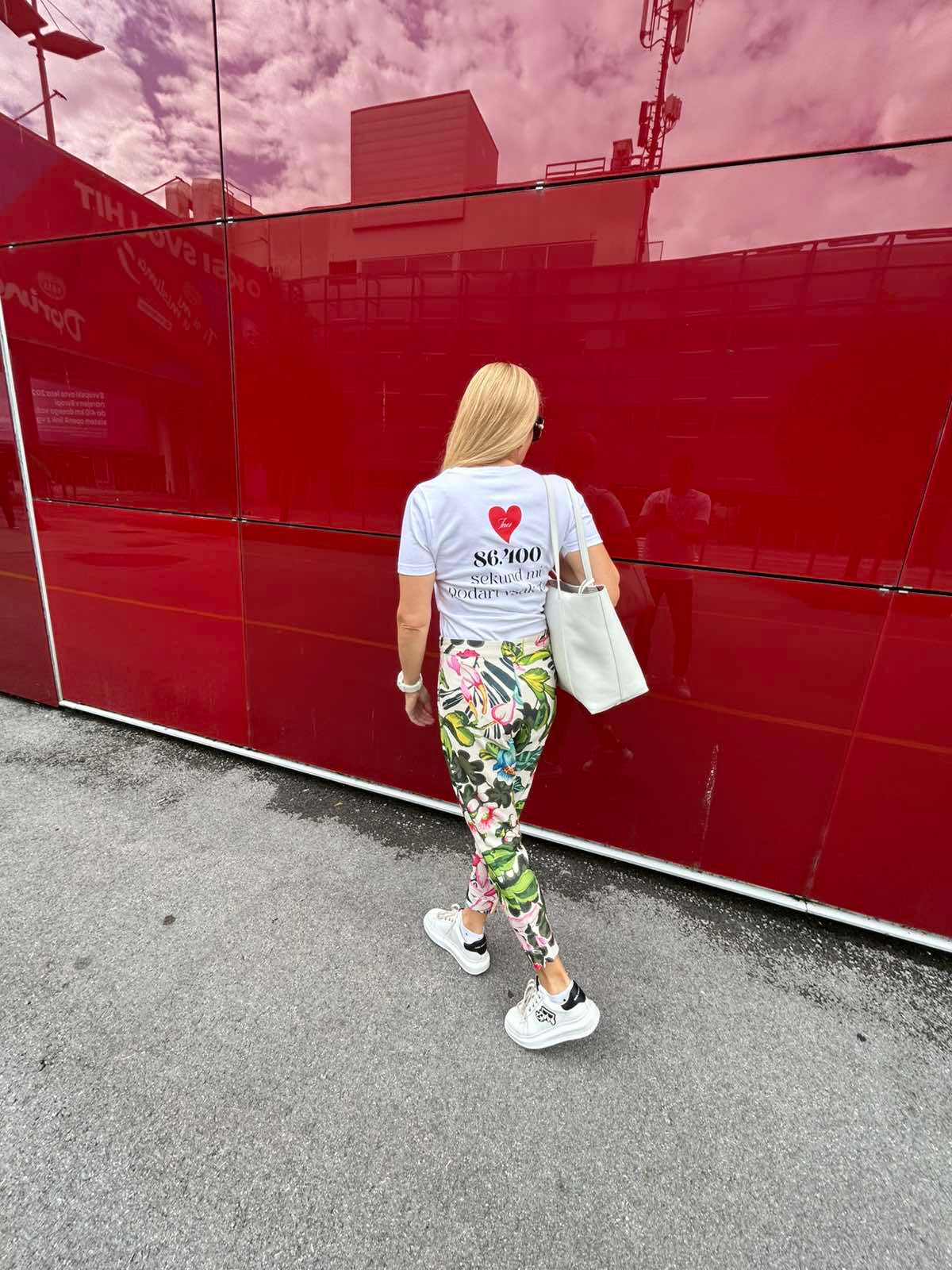 T-shirt women