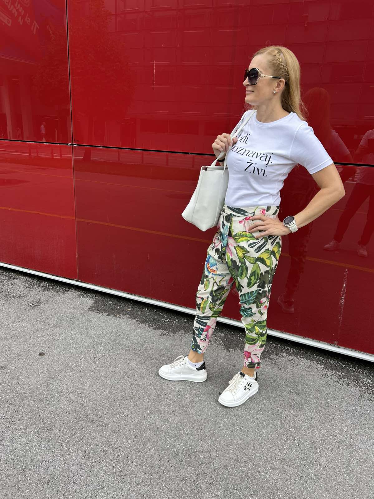T-shirt women